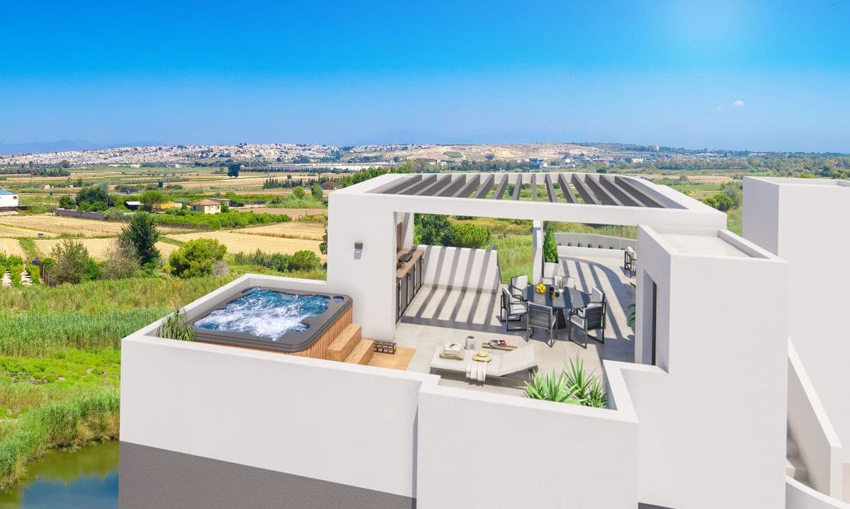 3 quarto Apartamento para venda em Guardamar del Segura com piscina - 750 000 € (Ref: 9992975)