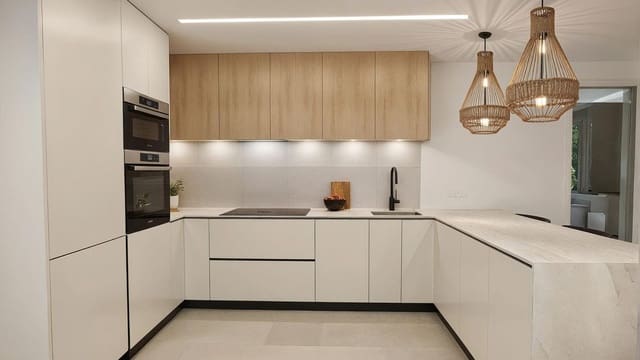 3 soveværelse Villa til salg i Los Alcázares med swimmingpool - € 669.900 (Ref: 9992987)