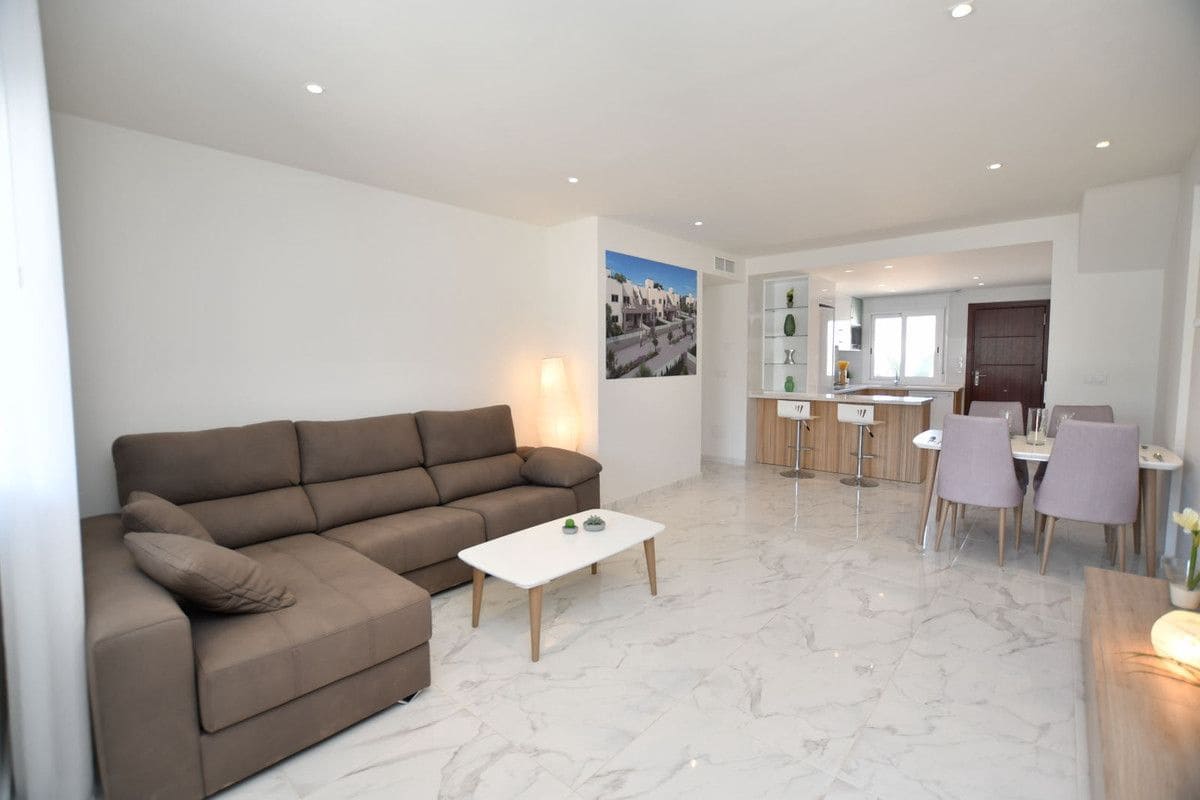 2 soverom Villa til salgs i San Miguel de Salinas med svømmebasseng - € 251 900 (Ref: 9993018)
