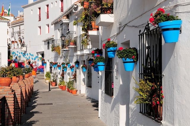 3 bedroom Apartment for sale in Mijas with pool - € 455,000 (Ref: 9993023)