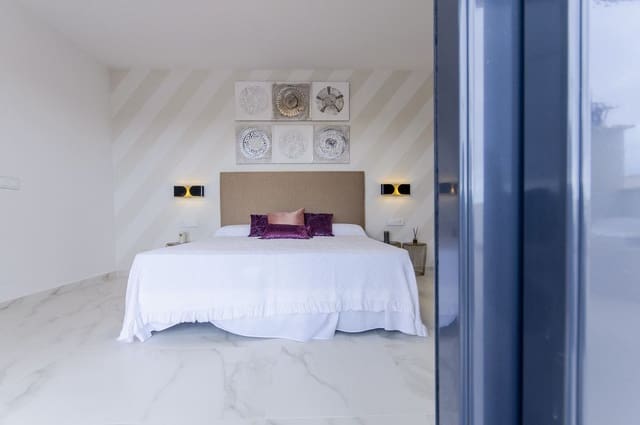3 Zimmer Villa zu verkaufen in San Miguel de Salinas mit Pool - 630.000 € (Ref: 9993040)