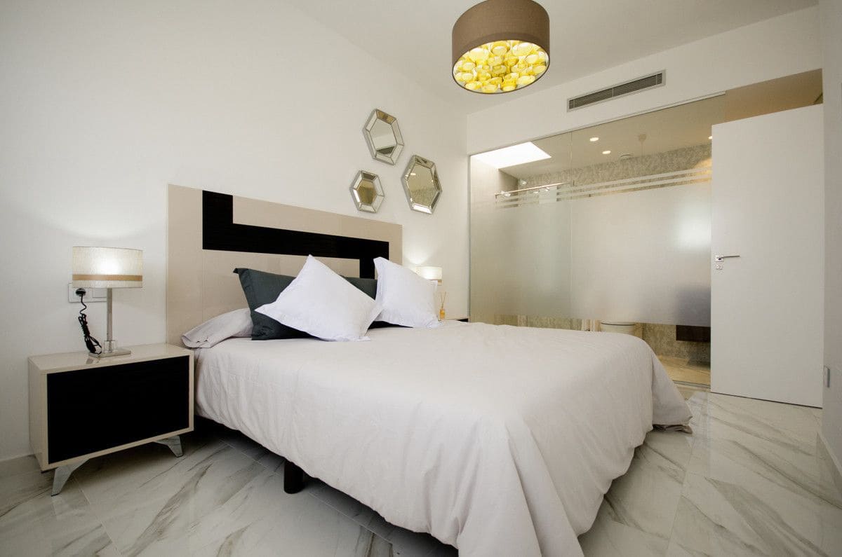 3 quarto Moradia para venda em San Miguel de Salinas com piscina - 875 000 € (Ref: 9993042)