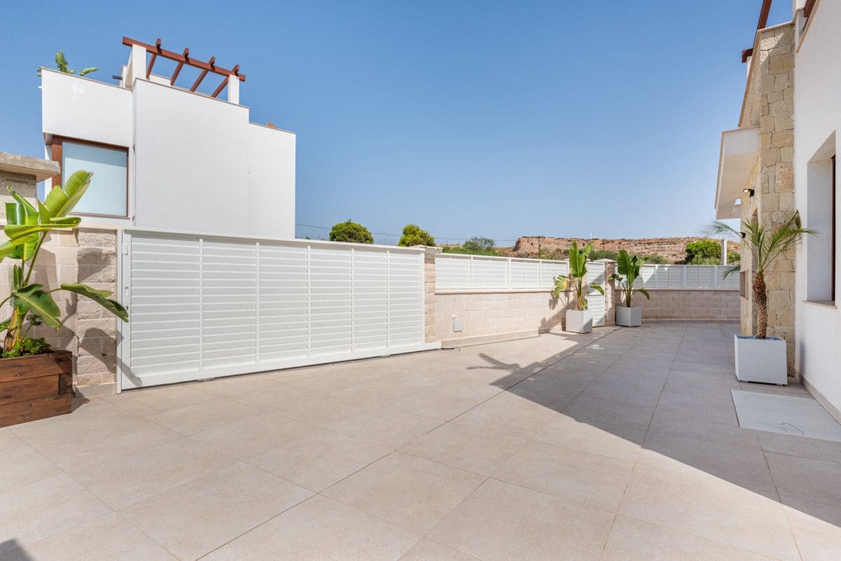 Chalet de 3 habitaciones en Vera en venta con piscina - 459.000 € (Ref: 9993049)