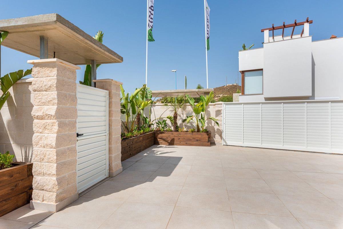 Chalet de 3 habitaciones en Vera en venta con piscina - 459.000 € (Ref: 9993049)