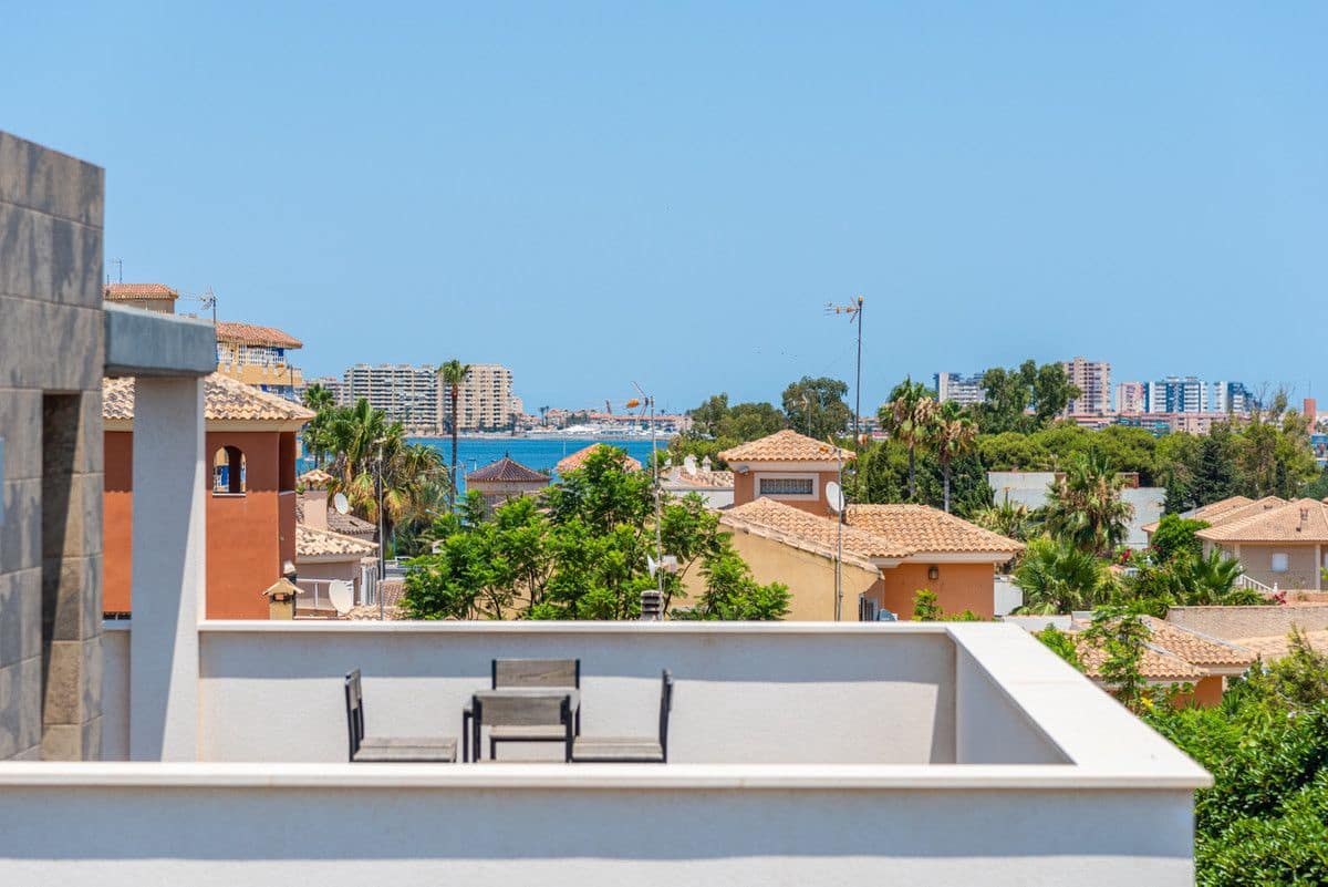3 bedroom Villa for sale in Playa Honda with pool - € 580,000 (Ref: 9993059)