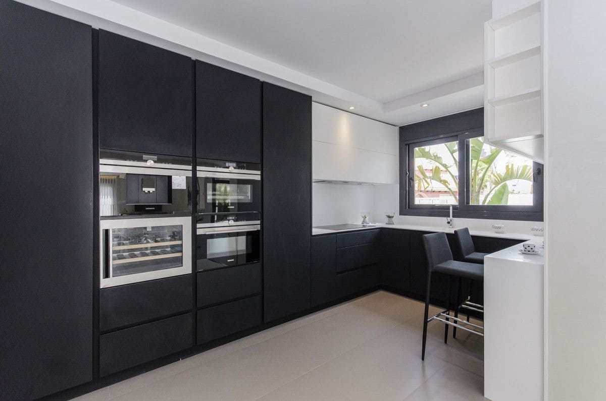 6 sypialnia Willa na sprzedaż w Orihuela Costa z basenem - 1 780 000 € (Ref: 9993065)