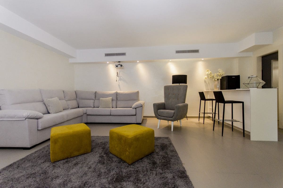 6 sypialnia Willa na sprzedaż w Orihuela Costa z basenem - 1 780 000 € (Ref: 9993065)