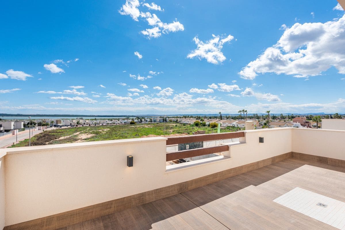 3 soveværelse Villa til salg i Los Montesinos med swimmingpool - € 485.000 (Ref: 9993069)