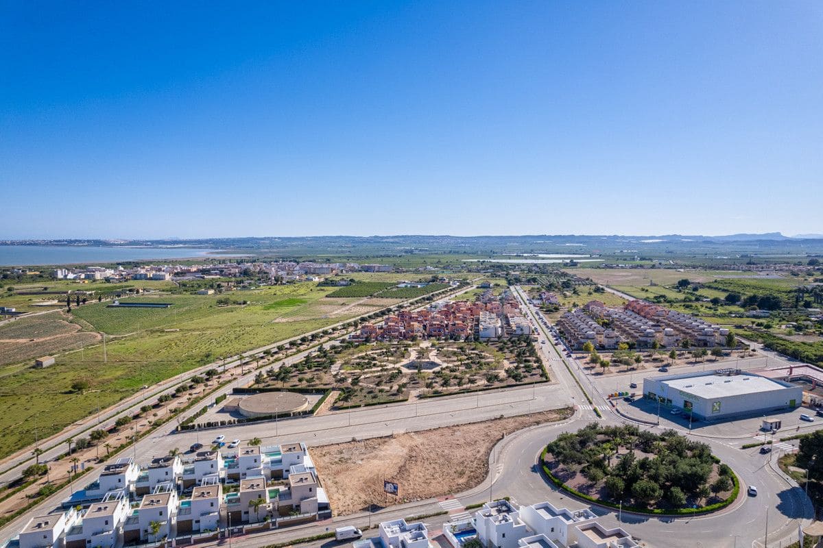 3 soveværelse Villa til salg i Los Montesinos med swimmingpool - € 485.000 (Ref: 9993069)