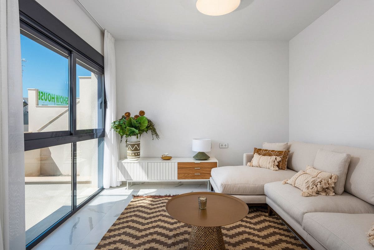 2 soverom Villa til salgs i San Miguel de Salinas med svømmebasseng - € 415 000 (Ref: 9993070)