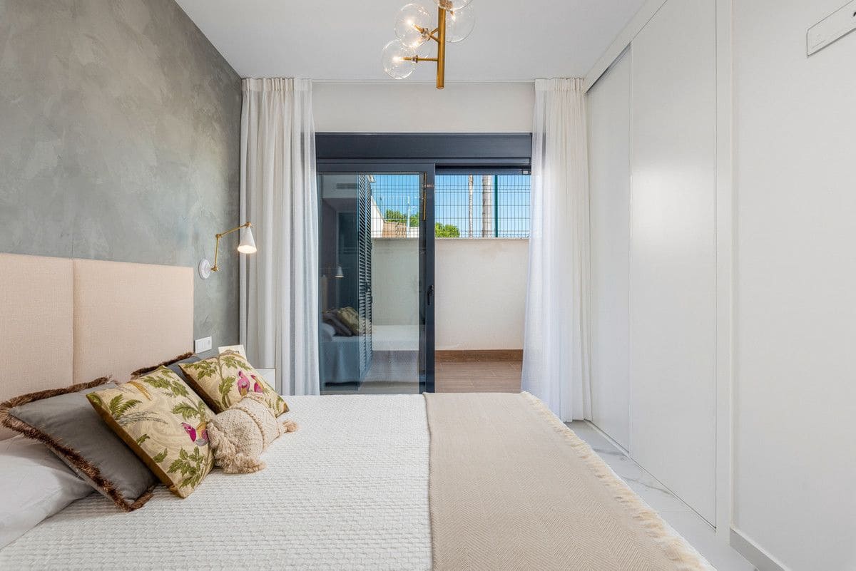 2 soverom Villa til salgs i San Miguel de Salinas med svømmebasseng - € 415 000 (Ref: 9993070)