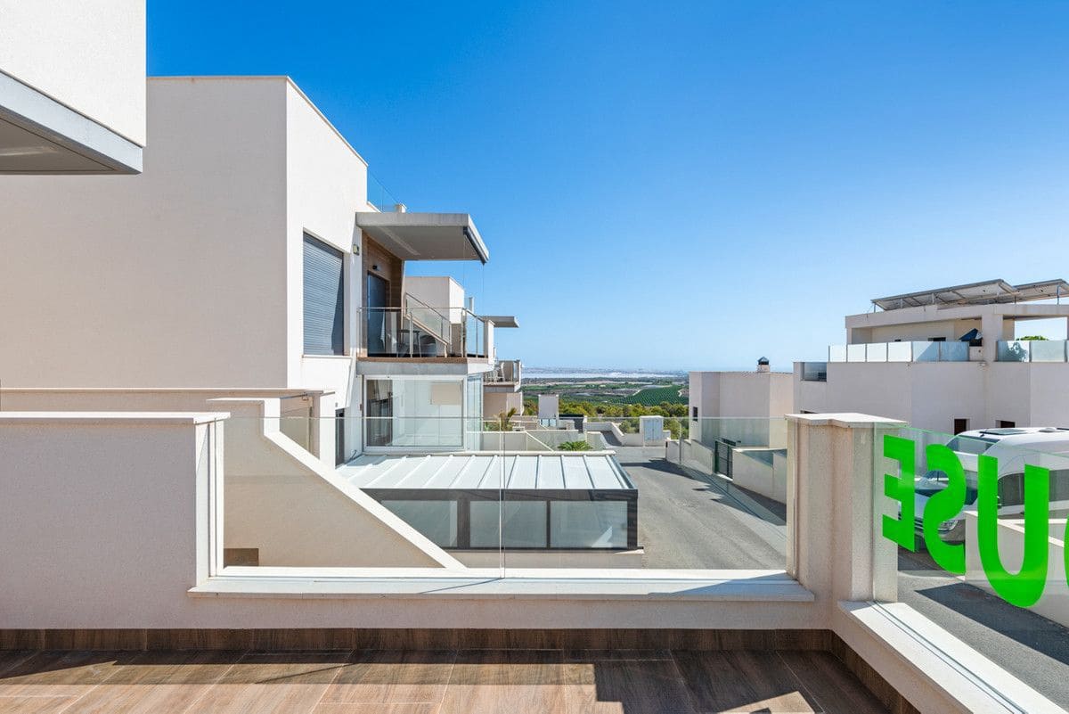 2 soverom Villa til salgs i San Miguel de Salinas med svømmebasseng - € 415 000 (Ref: 9993070)