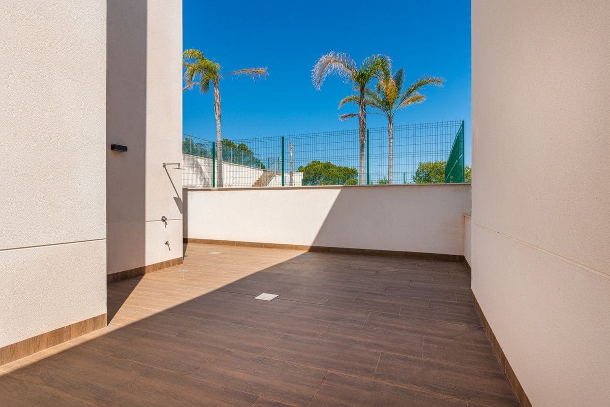 2 soveværelse Villa til salg i San Miguel de Salinas med swimmingpool - € 339.000 (Ref: 9993071)