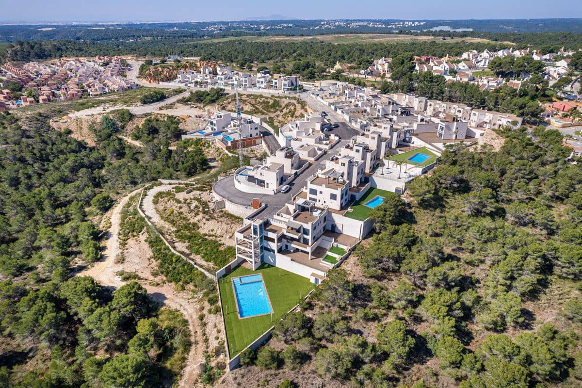 2 soveværelse Villa til salg i San Miguel de Salinas med swimmingpool - € 339.000 (Ref: 9993071)