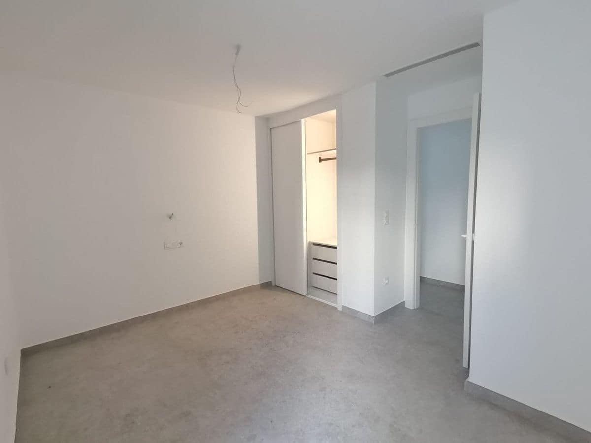3 bedroom Apartment for sale in Torrevieja with pool - € 300,000 (Ref: 9993078)