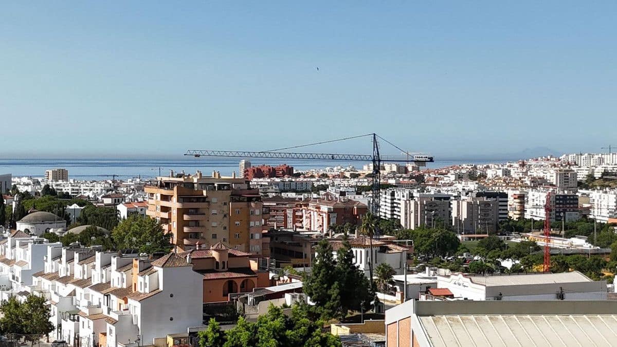 1 bedroom Apartment for sale in Estepona with pool - € 410,000 (Ref: 9993101)
