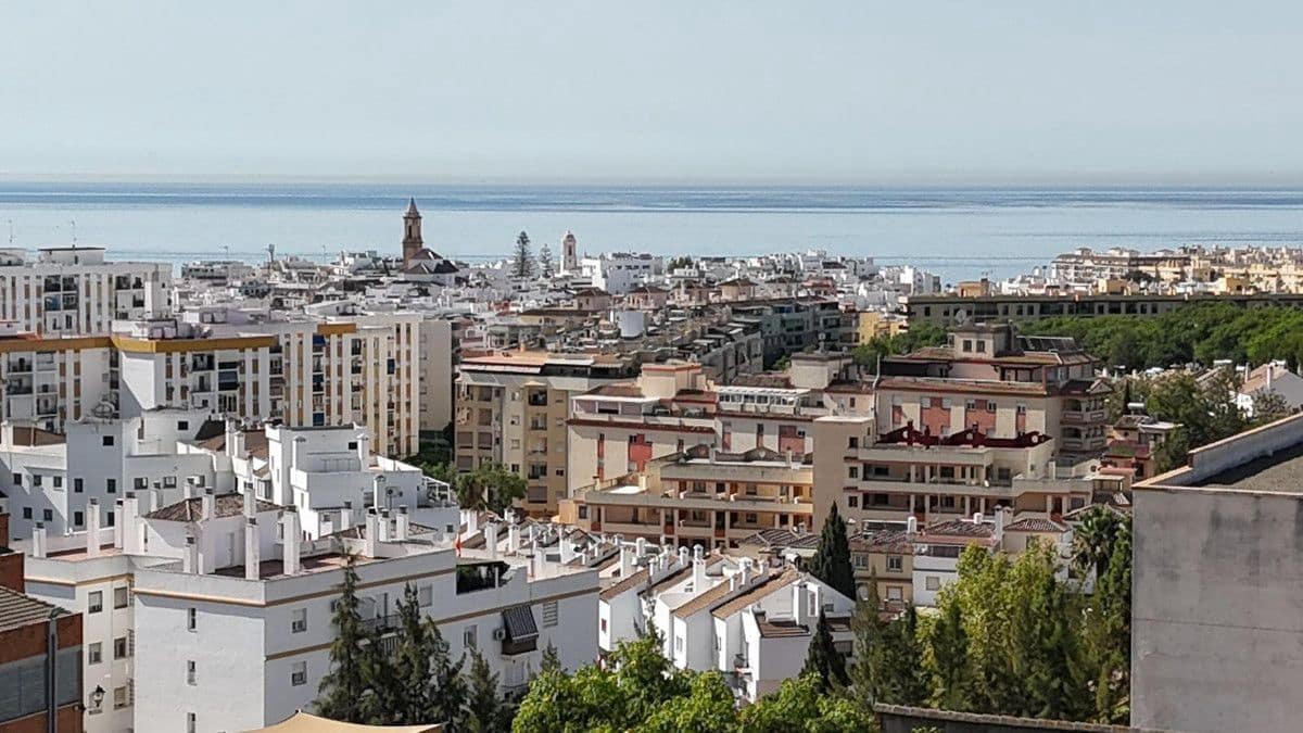 1 bedroom Apartment for sale in Estepona with pool - € 410,000 (Ref: 9993101)