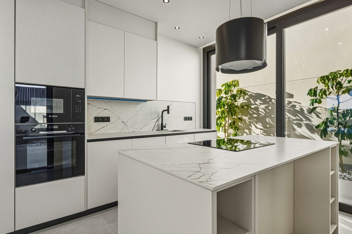 4 makuuhuone Huvila myytävänä paikassa La Nucia mukana uima-altaan - 970 000 € (Ref: 9993120)