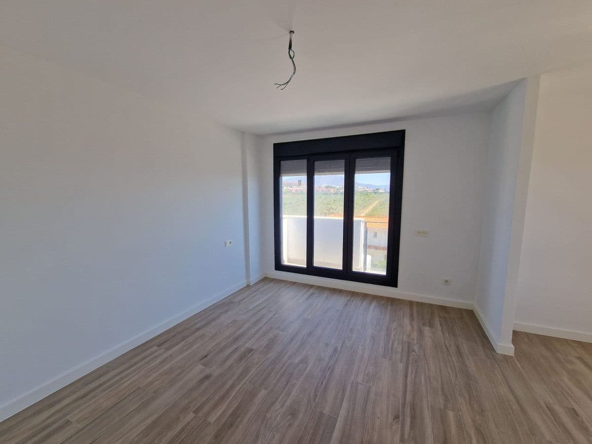 2 makuuhuone Huvila myytävänä paikassa Manilva - 349 000 € (Ref: 9993171)