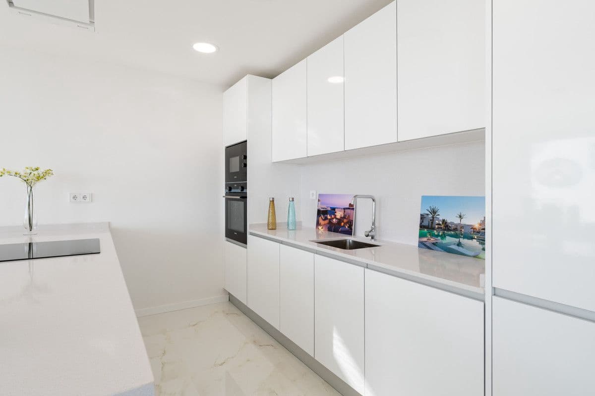 3 sovrum Lägenhet till salu i Estepona med pool - 725 000 € (Ref: 9993182)