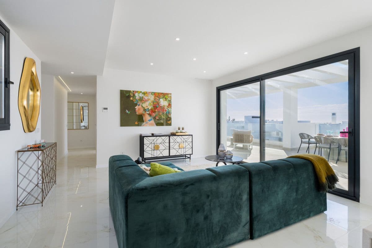 3 sovrum Lägenhet till salu i Estepona med pool - 725 000 € (Ref: 9993182)