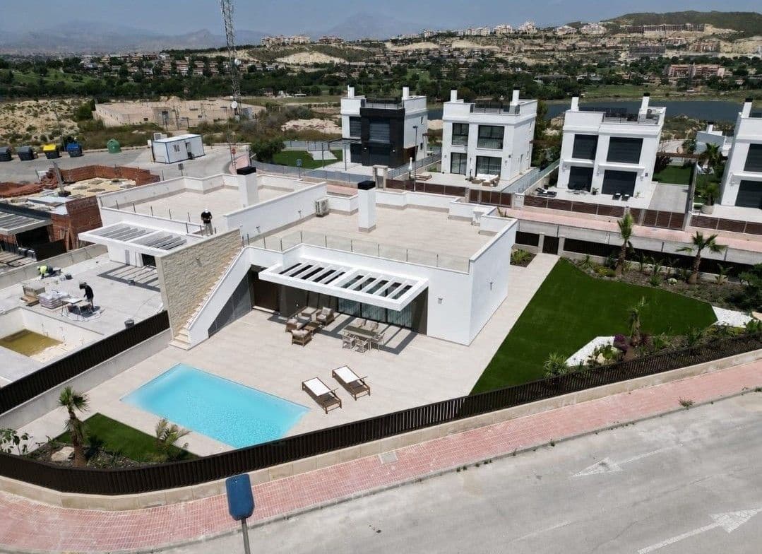 3 soveværelse Villa til salg i Muchamiel / Mutxamel med swimmingpool - € 570.000 (Ref: 9993227)