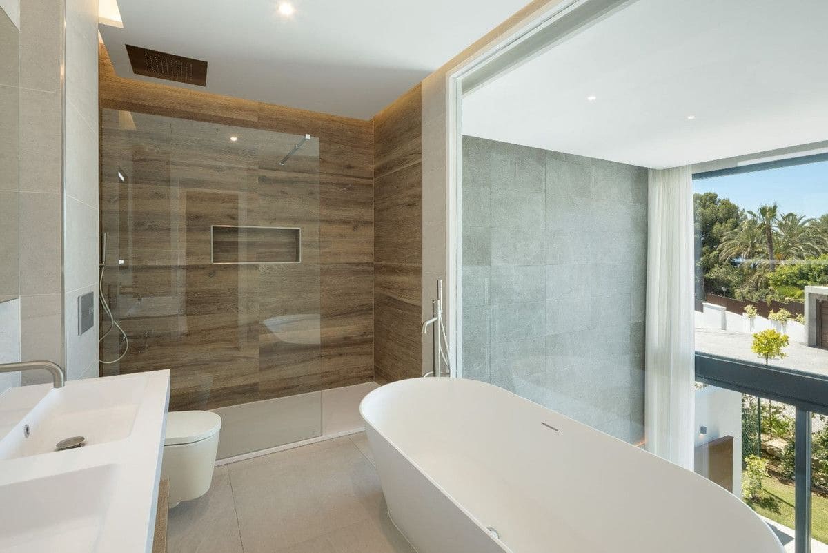 Chalet de 6 habitaciones en Río Real en venta con piscina - 4.950.000 € (Ref: 9993234)