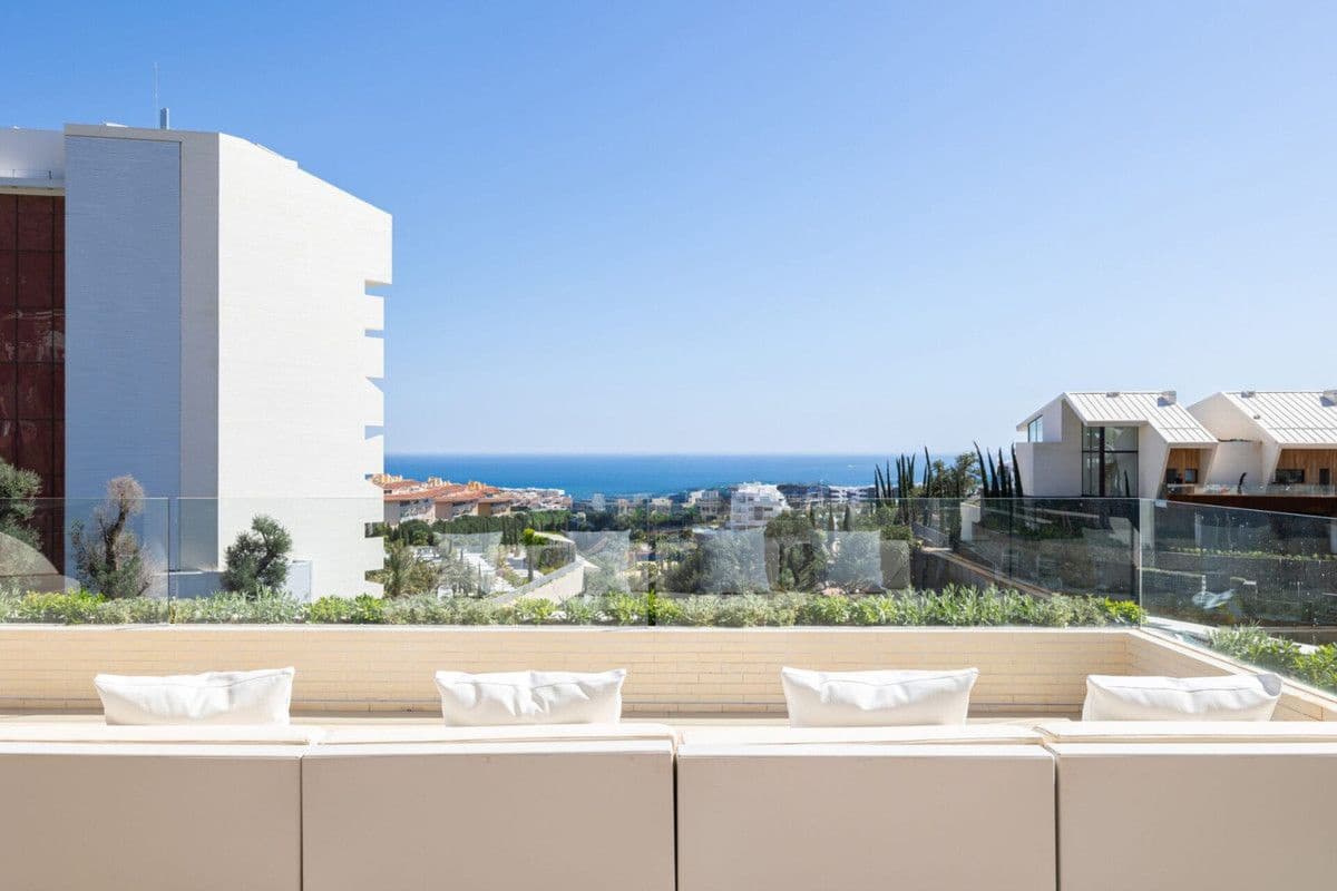 2 soveværelse Lejlighed til salg i Fuengirola - € 2.530.000 (Ref: 9993239)