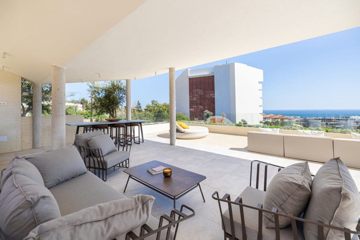2 soveværelse Lejlighed til salg i Fuengirola - € 2.530.000 (Ref: 9993239)