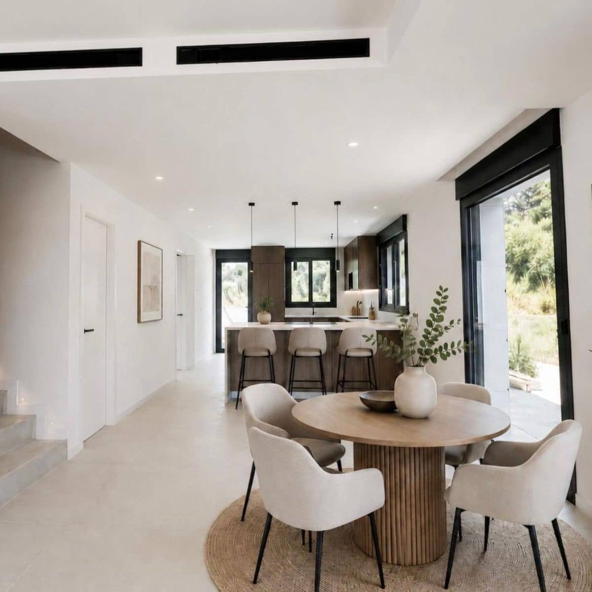 4 makuuhuone Huvila myytävänä paikassa Estepona mukana uima-altaan - 730 000 € (Ref: 9993255)