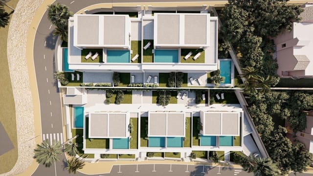 4 bedroom Villa for sale in Estepona with pool - € 730,000 (Ref: 9993255)