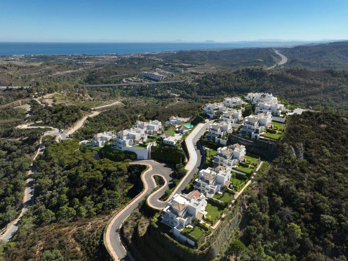 2 sovrum Lägenhet till salu i Benahavis med pool - 840 000 € (Ref: 9993266)