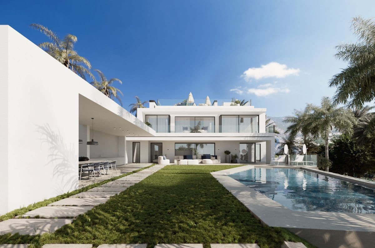 6 bedroom Villa for sale in Marbella with pool - € 7,950,000 (Ref: 9993269)