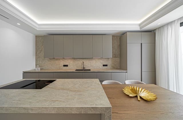 6 sovrum Villa till salu i Marbella med pool - 6 400 000 € (Ref: 9993273)