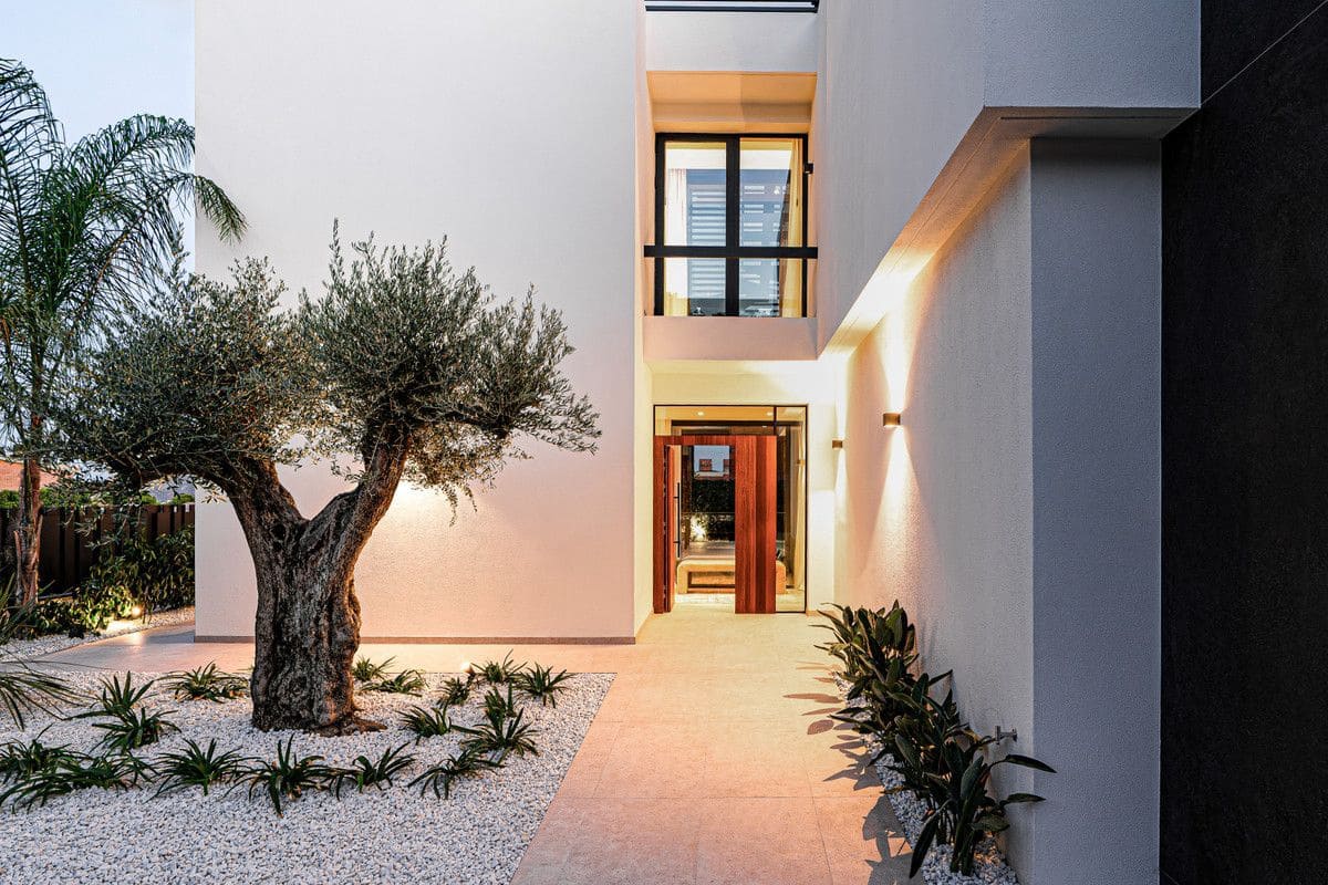 4 bedroom Villa for sale in Benidorm with pool - € 1,095,000 (Ref: 9993281)