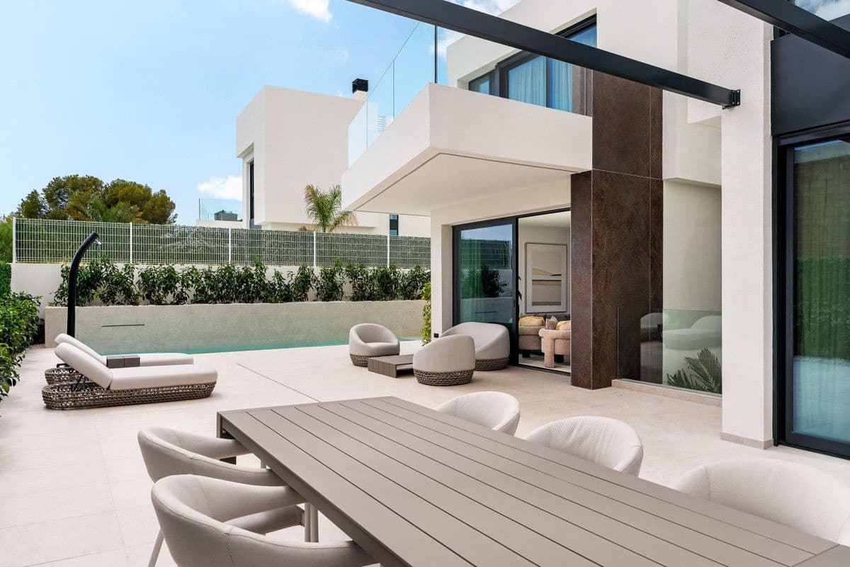 4 bedroom Villa for sale in Benidorm with pool - € 1,095,000 (Ref: 9993281)