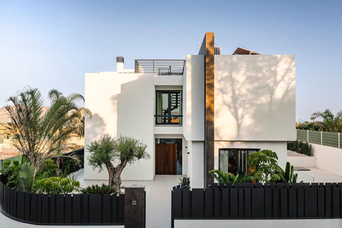 4 bedroom Villa for sale in Benidorm with pool - € 1,095,000 (Ref: 9993281)