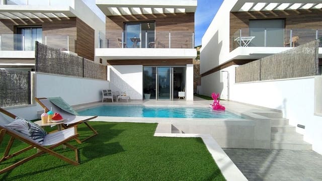 3 soveværelse Villa til salg i Villamartín - Las Filipinas, Orihuela med swimmingpool - € 669.900 (Ref: 9993294)