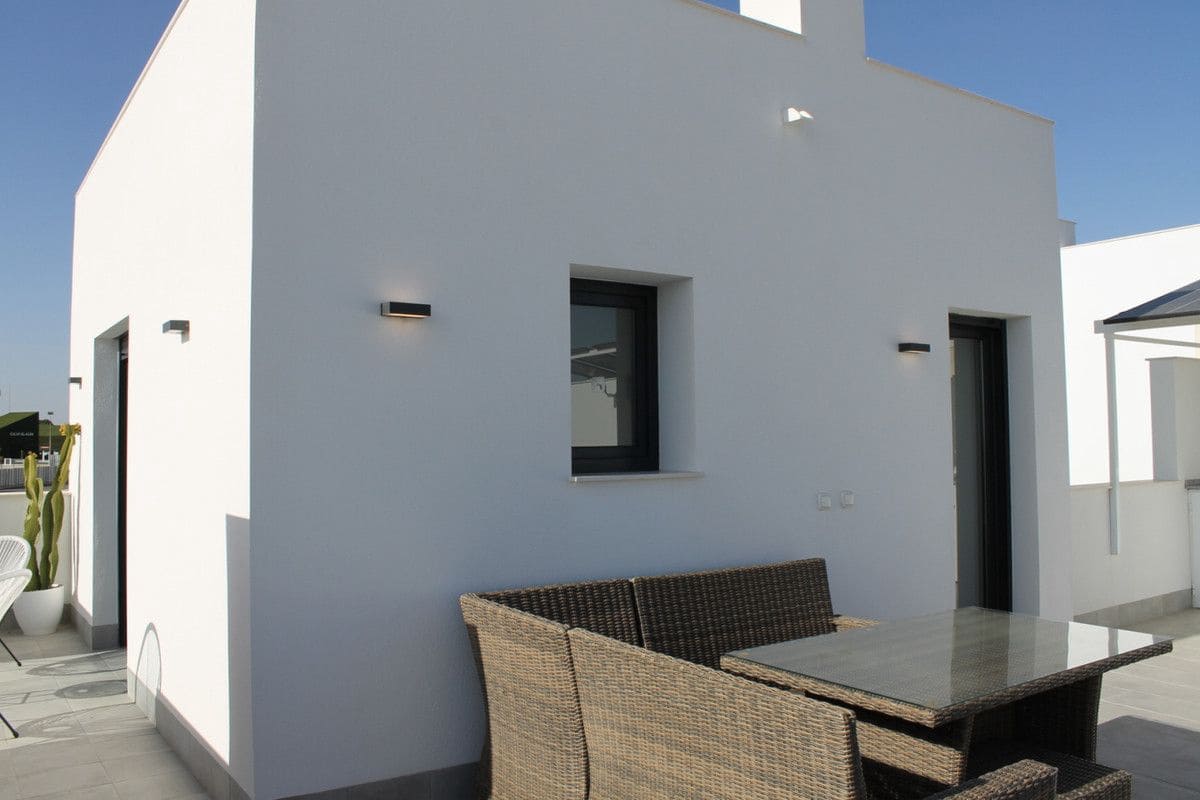 2 soveværelse Villa til salg i Roldan med swimmingpool - € 311.900 (Ref: 9993303)