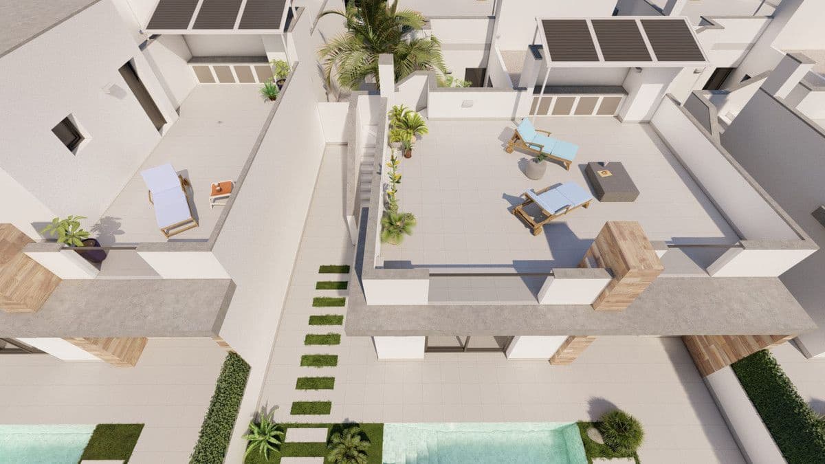 3 soveværelse Villa til salg i Roldan med swimmingpool - € 392.500 (Ref: 9993304)
