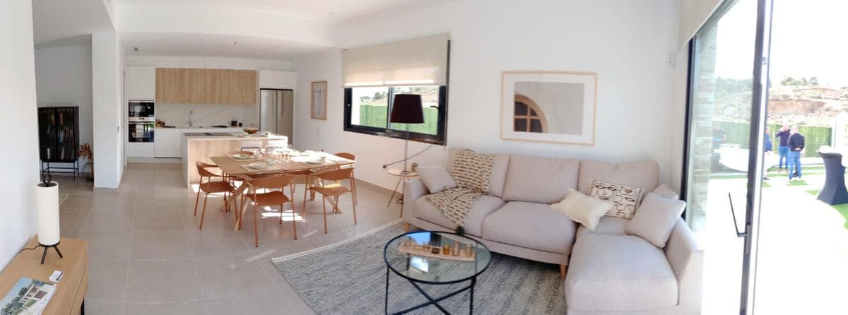 3 soveværelse Villa til salg i Calasparra med swimmingpool - € 435.000 (Ref: 9993305)