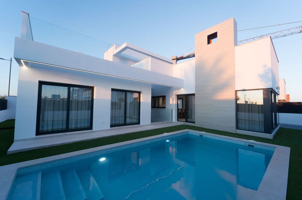 3 bedroom Villa for sale in Torre-Pacheco with pool - € 869,900 (Ref: 9993312)