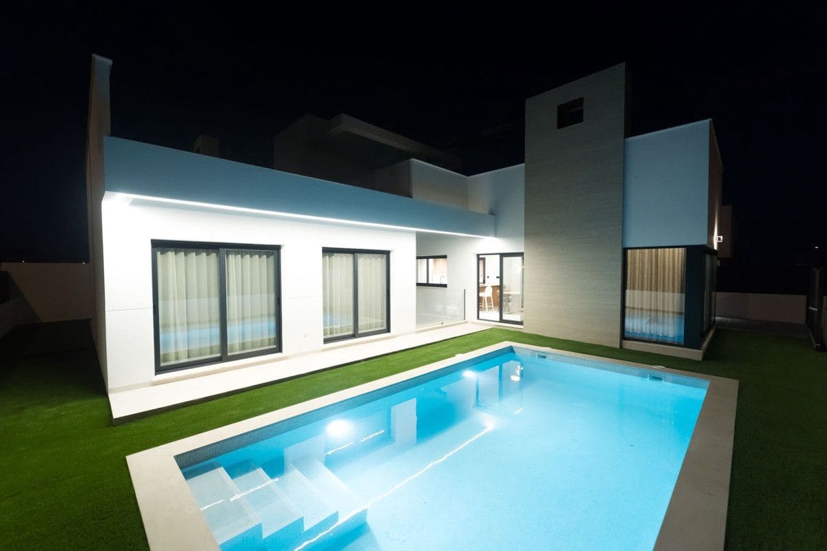 3 bedroom Villa for sale in Torre-Pacheco with pool - € 869,900 (Ref: 9993312)