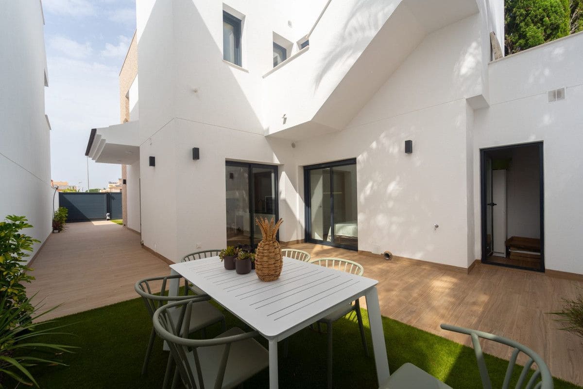 3 bedroom Villa for sale in Lo Pagan with pool - € 479,900 (Ref: 9993315)