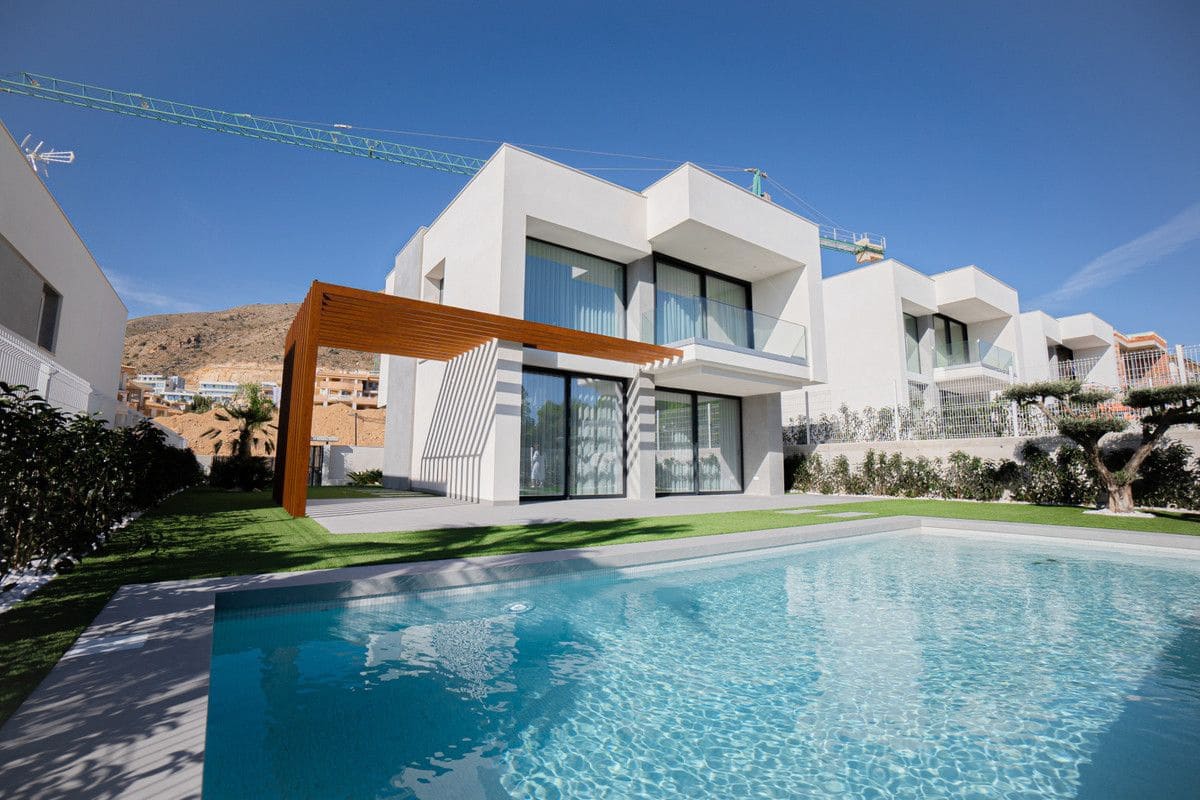 3 sovrum Villa till salu i Finestrat med pool - 870 000 € (Ref: 9993349)