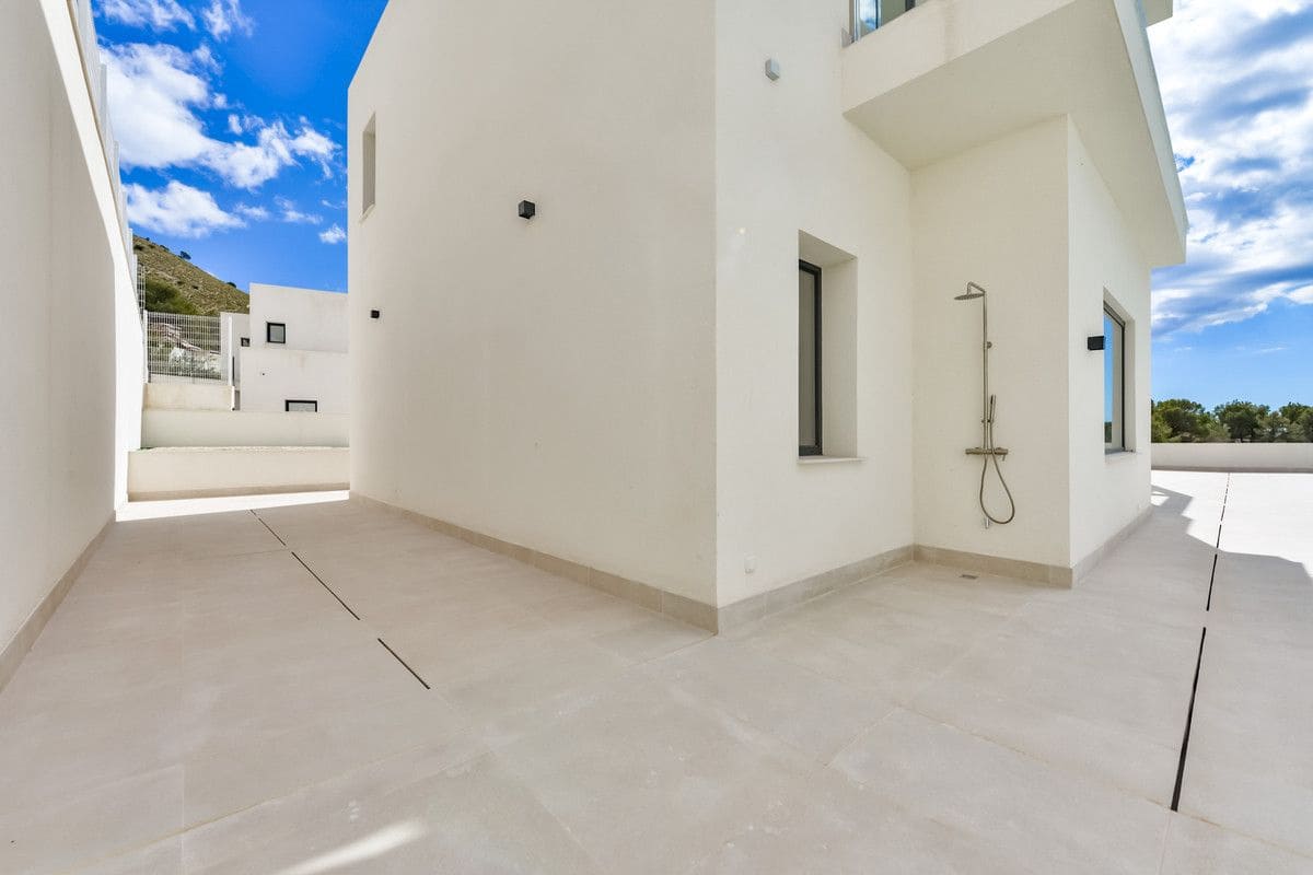 7 slaapkamer Villa te koop in Finestrat met zwembad - € 1.900.000 (Ref: 9993354)