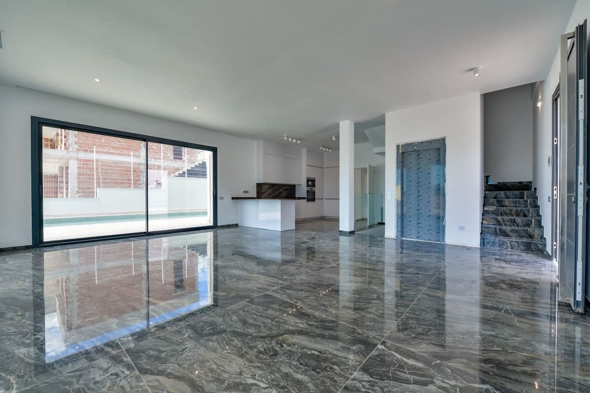 7 slaapkamer Villa te koop in Finestrat met zwembad - € 1.900.000 (Ref: 9993354)