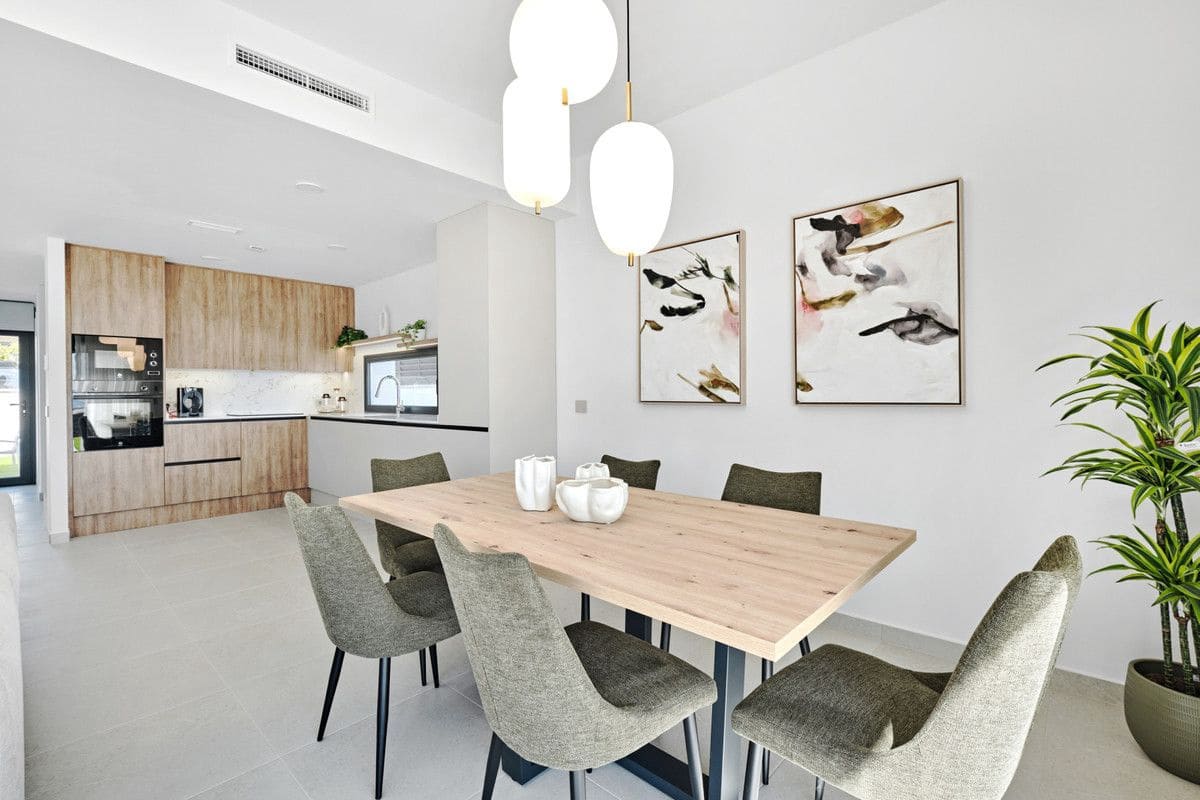 3 soverom Villa til salgs i San Miguel de Salinas med svømmebasseng - € 1 000 000 (Ref: 9993364)