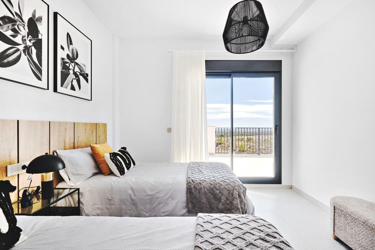 3 soverom Villa til salgs i San Miguel de Salinas med svømmebasseng - € 1 000 000 (Ref: 9993364)
