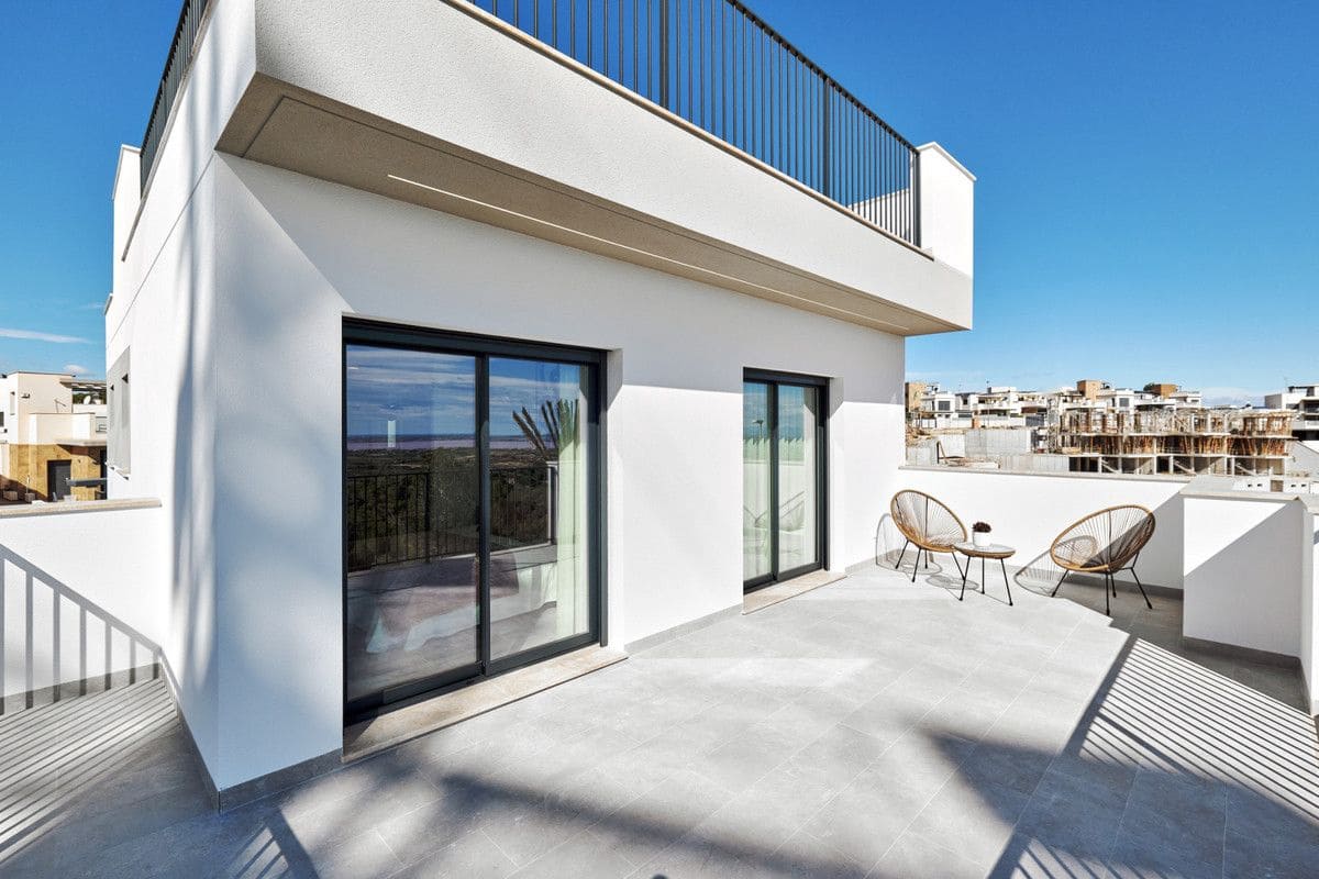 3 soverom Villa til salgs i San Miguel de Salinas med svømmebasseng - € 1 000 000 (Ref: 9993364)